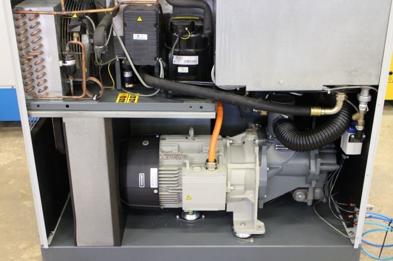 Screw compressor Atlas Copco GA22VSD + air tank OKS 270 L - Other machinery