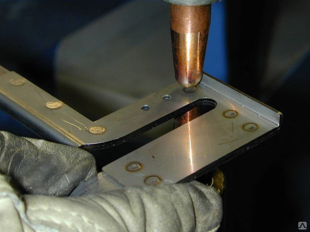 Точечная сварка листового металла конструкционная сталь 3,0+3,0 мм