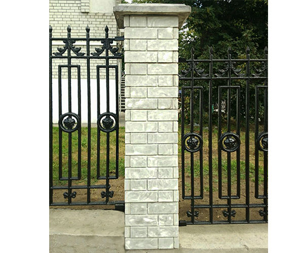 Сборный столб "Кирпич", цвет мрамор из бетона 6